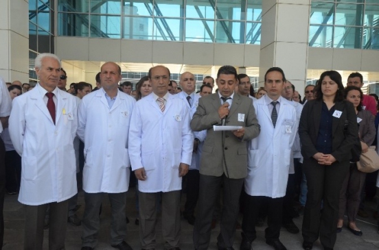 Samsun Bafra'da Sağlık Çalışanları Dr. Kamil Furtun'u Kınadı