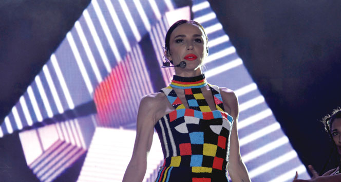 Haliç'te Gülşen ile Eğlenceli Bir Festival Gerçekleşti