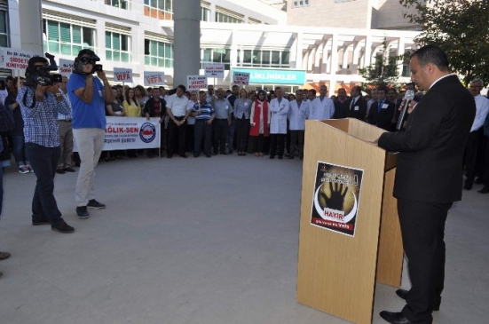 Samsun Göğüs Hastalıkları Hastanesinde Yaşamını Yitiren Dr. Kamil Furtun İçin Kınama Yapıldı