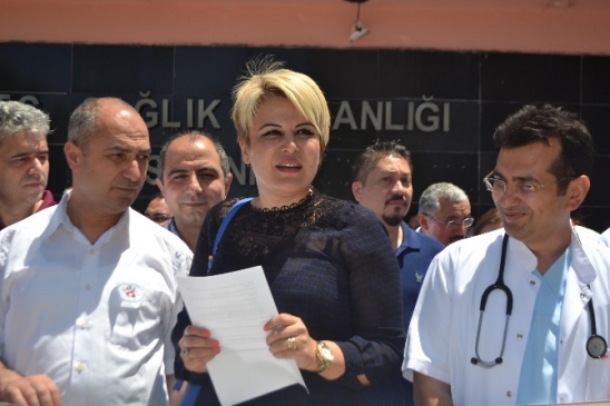 Samsun'da Görevli Doktor Kamil Furtun'un Silahlı Saldırıda Hayatını Kaybetmesi Protesto Edildi