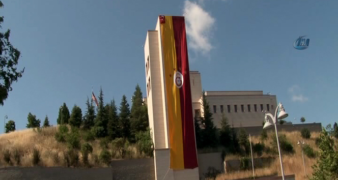 İstinye ABD Konsolosluğu'nda Galatasaray’ın 4 Yıldızlı Bayrağı Asıldı