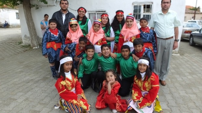 Balıkesir Burhaniye'de Pelitköy Halit Selçuk Ortaokulu Ekibi Takdir Topladı