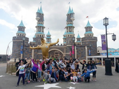Düzce Merkez'deki Öğrenciler İstanbul Vialand'da Eğlendi