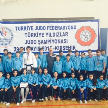 Kocaeli Büyükşehir Belediye Kağıtspor, Kırşehir'de Yıldızlar Şampiyonası'nda Dört Altın, Dört Bronz Madalya Kazandı