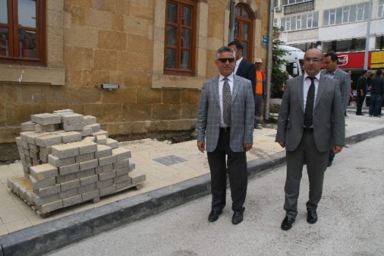 Yozgat Lise Caddesindeki Kaldırım Çalışmaları Ramazan Öncesi Bitecek