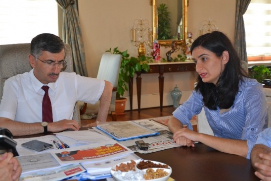 Manisa Kula'da Burcu Gül, EKPSS Sınavında 82 Puan Alarak Memur Oldu