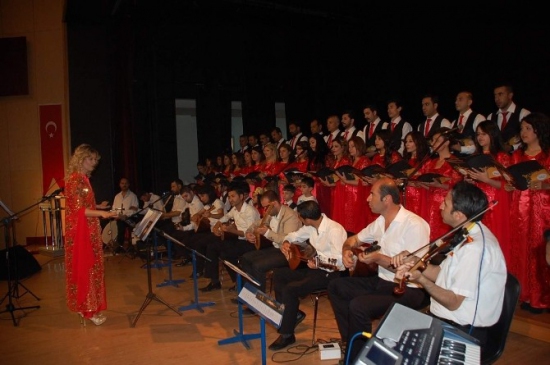 Şehr-i Yaman Medeniyetler Korosu'ndan 5 Dilde Konser