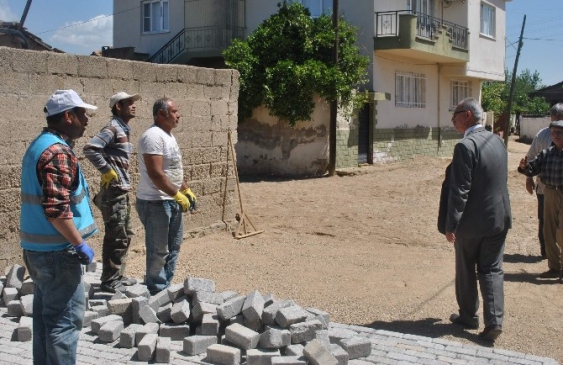 İncirliova'da Yol Yapım Çalışmaları Hız Kesmeden Devam Ediyor