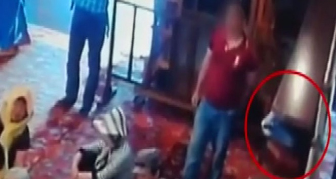 Sultanahmet Camii'nde Ayakkabı Hırsızlığı: Hırsız Yakalandı