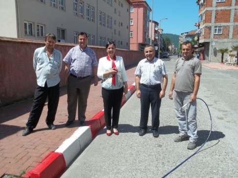 Saltukova'da Bordür Taşları Yenileniyor