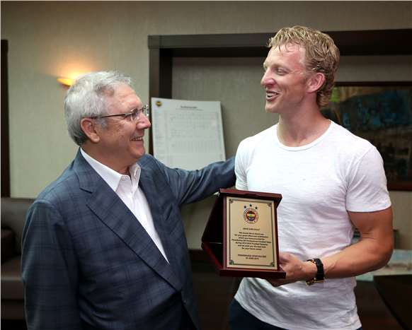 Dirk Kuyt İstanbul'da Aziz Yıldırım'ı Ziyaret Etti