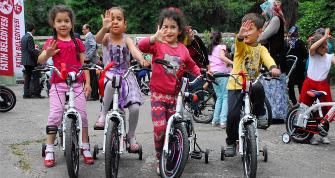 Fatih Belediyesi'nden Madenci Çocuklara Bisiklet Müjdesi