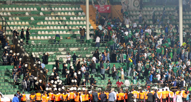 Bursa'da Koltuk Atılması Sonucu 2 Yaralı