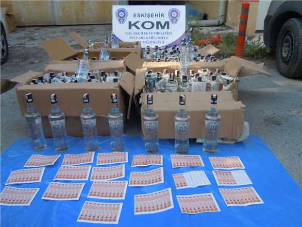 Eskişehir'de Sahte İçecek Operasyonu: 427 Şişe Ele Geçirildi