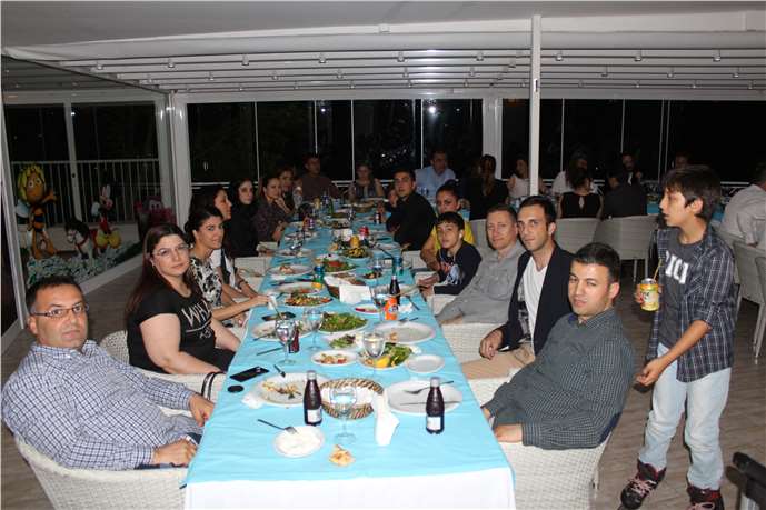 Adana Barosu'nda Çalışanlar Yemekte Buluştu