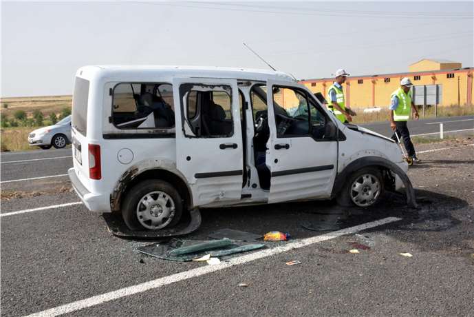 Şanlıurfa'da Polis Aracı Kaza Yaptı: 2 Yaralı