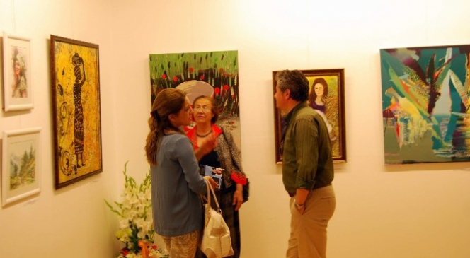 Gaziantep'te Karma Sanat Sergisi Ziyaretçileri Bekliyor