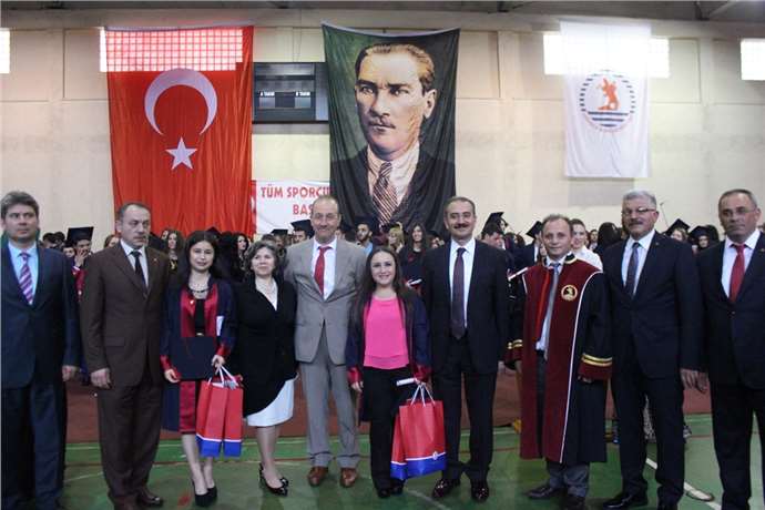 Samsun'da Mezuniyet Töreni: 440 Öğrenci Kep Attı