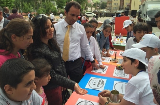 Tatvan'da TÜBİTAK Bilim Fuarı Açıldı