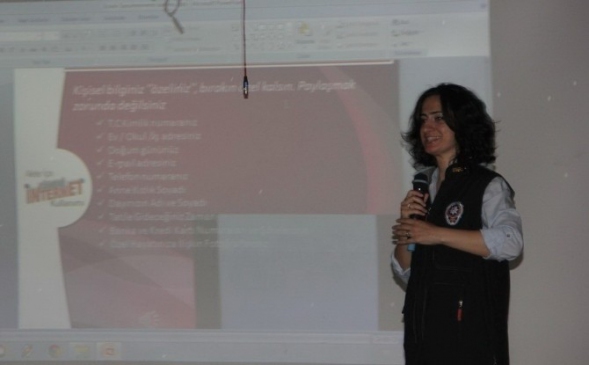 Samsun'da Güvenli İnternet Bilgilendirmesi Yapıldı