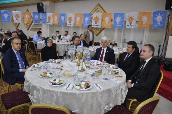 Hüseyin Şahin İnegöl'de STK Temsilcileriyle Kahvaltıda Buluştu