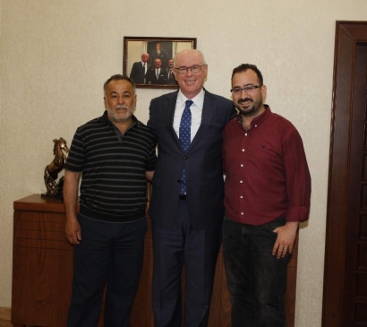 Kurt, Korkmaz Ailesini Makamında Ağırladı