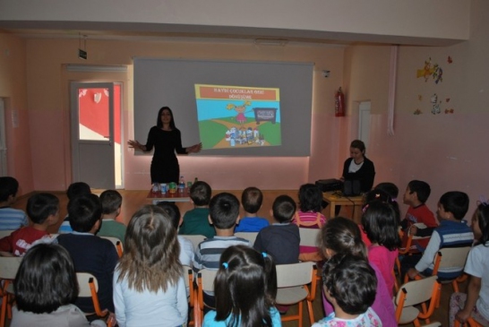 Kütahya'da Anaokulu Öğrencilerine Geri Dönüşüm Eğitimi Verildi