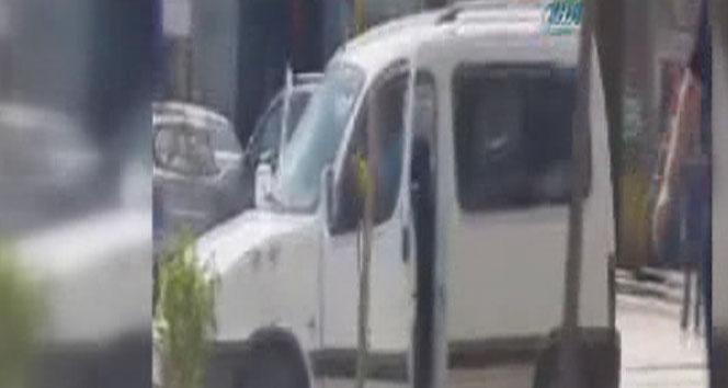 Erzurum'da Miting Sonrası Olaylar: Araç Saldırıya Uğradı