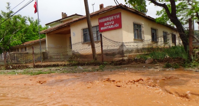 Yurtta Yağışlar Hayatı Olumsuz Etkiledi: Sel Olayları Yaşandı