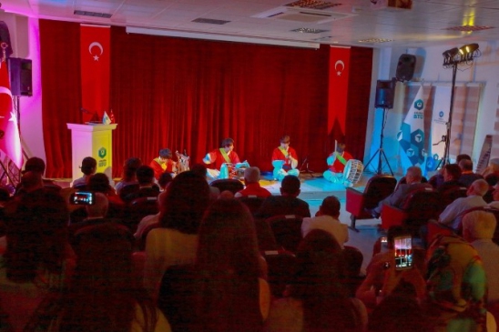 Adana'da Kore Kültür Gecesi Rüzgarı Esti