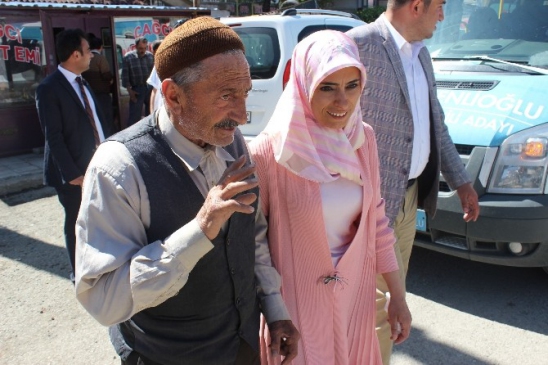 Zehra Taşkesenlioğlu Erzurum'da Seçim Çalışmalarını Sürdürüyor