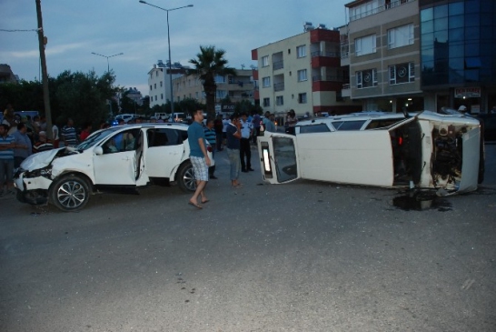 Aydın'da Trafik Kazası: Araç Yan Yattı, Yaralı Yok