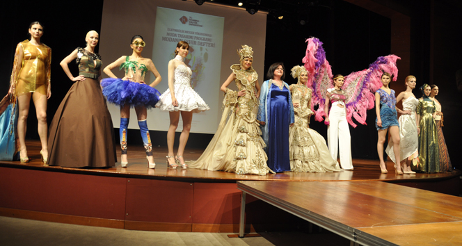 Kültür Üniversitesi'nde Genç Tasarımcıların Defilesi Düzenlendi