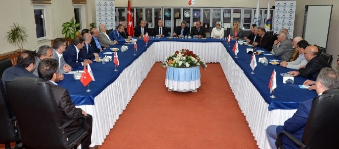 İstanbul Ticaret Odası Başkanı Erzurum'da ETSO'yu Ziyaret Etti