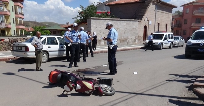 Aksaray'da Minibüs Çarpan Çocuk Yürekleri Dağladı