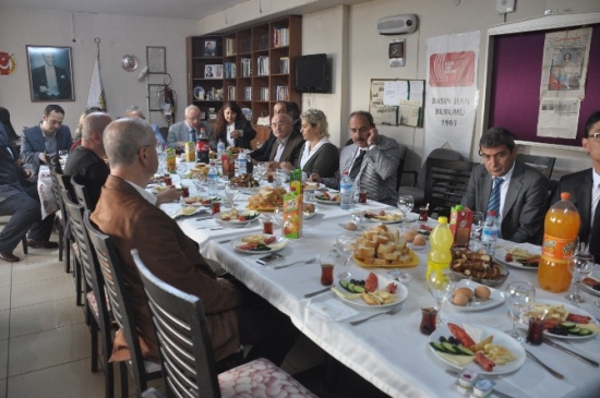 Zonguldak'ta MHP Adayları Kahvaltıda Buluştu