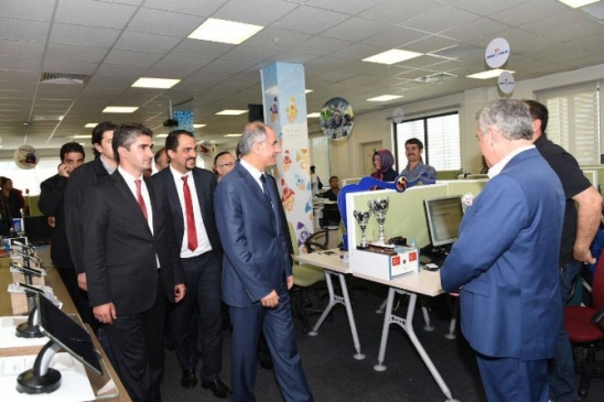 Erzurum'da Efkan Ala Turkcell Global Bilgi'yi Ziyaret Etti