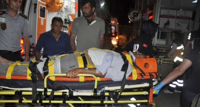 Adıyaman'da İki Otomobil Kafa Kafaya Çarpıştı: 5 Yaralı