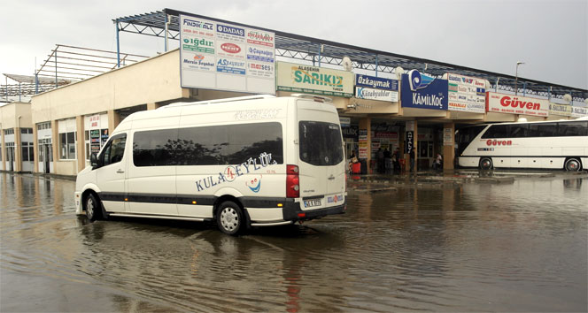 Salihli'de Otogar Sular Altında Kaldı