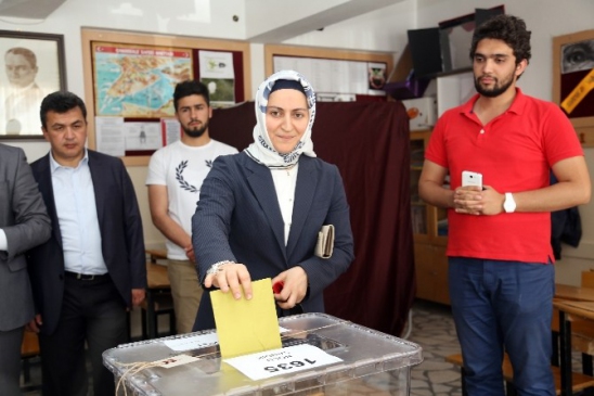 Talas'ta Başkan Palancıoğlu Oyunu Eşiyle Kullandı