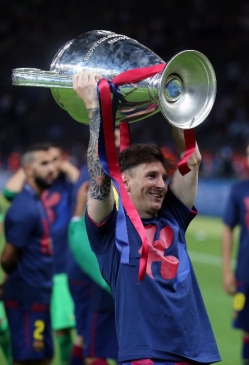 Messi, Barcelona'da 10 Yılda 23 Kupayı Kaldırdı