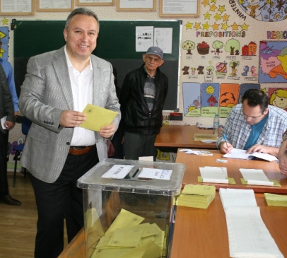 Düzce Valisi Ali Fidan Oyunu Kullandı