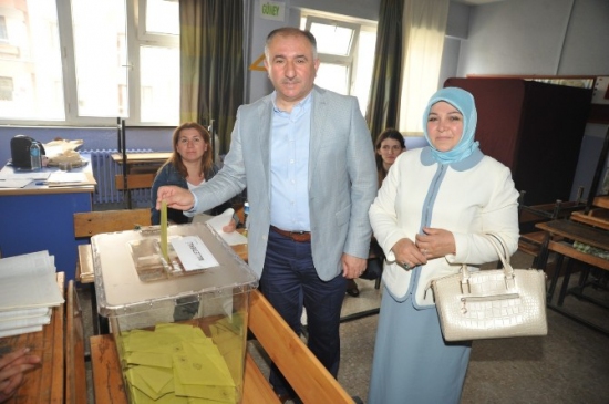 Belediye Başkanları Seçim İçin Sandık Başında