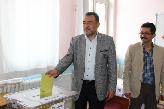 Şükrü Nazlı, Kütahya'da Oyunu Kullandı