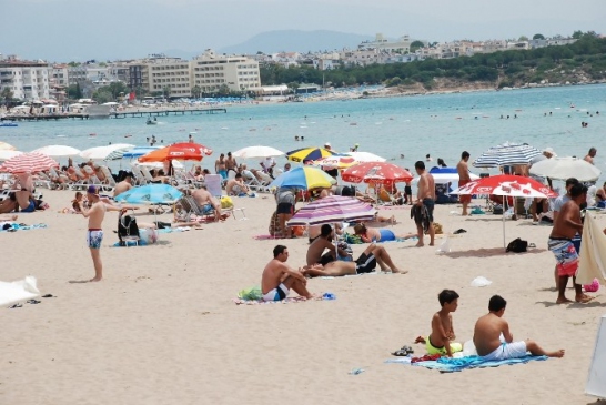 Didim'de Seçim Coşkusu: Vatandaşlar Denizde Eğlendi