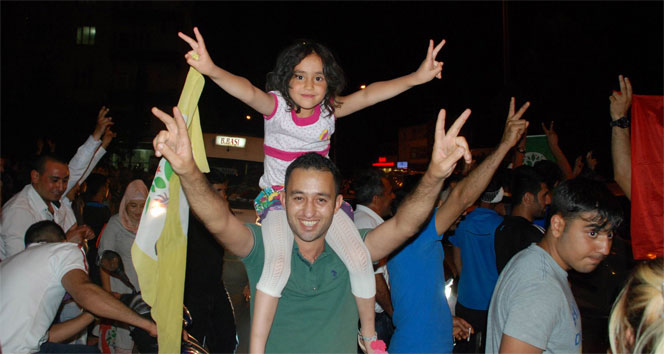 Diyarbakır'da HDP Barajı Aştı, Kutlamalar Başladı