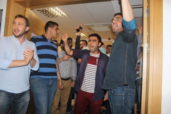 AK Parti İzmir'de Gençler Coşku İçinde Sesini Yükseltti