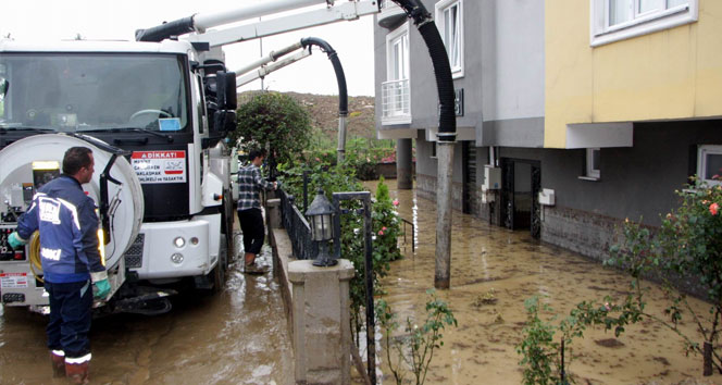 Bursa'da Su Bastı: 18 Saat Kurtarılmayı Bekliyorlar