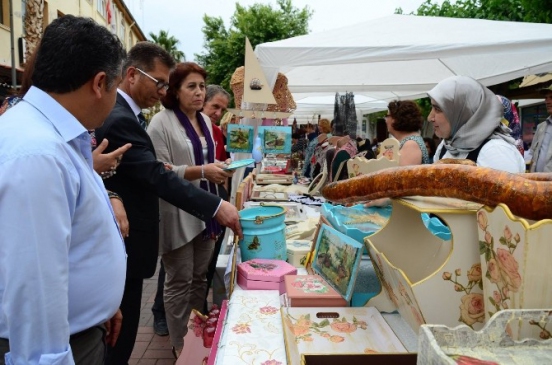 Güzelçamlı'da El Sanatları Sergisi Açıldı