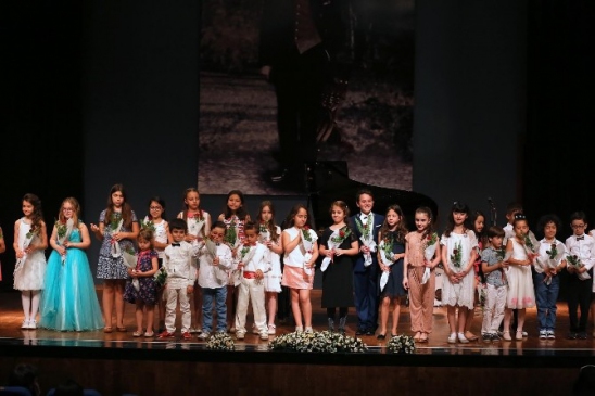 İzmir'de Doktorun Trompet Performansı Alkışlandı